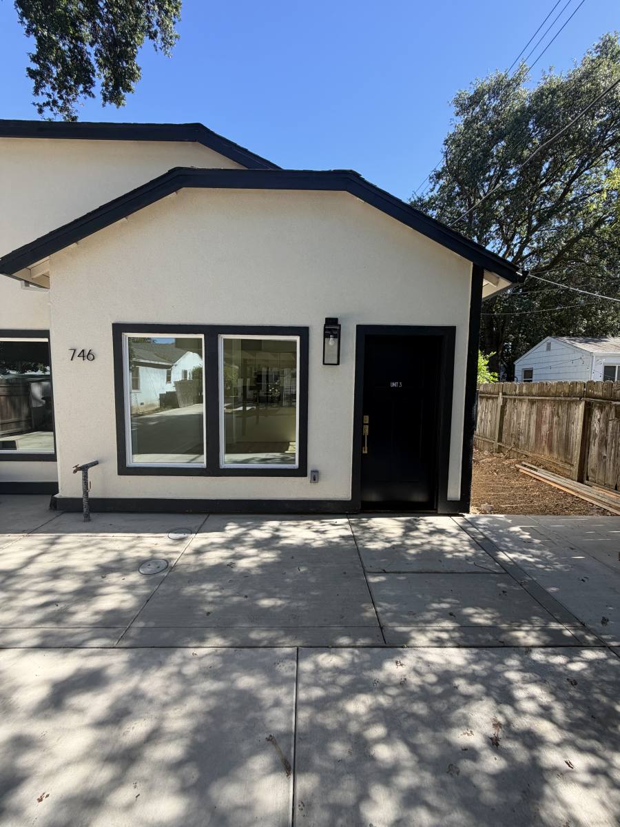 House for rent at 746 7th Ave #2, Sacramento, CA 95818