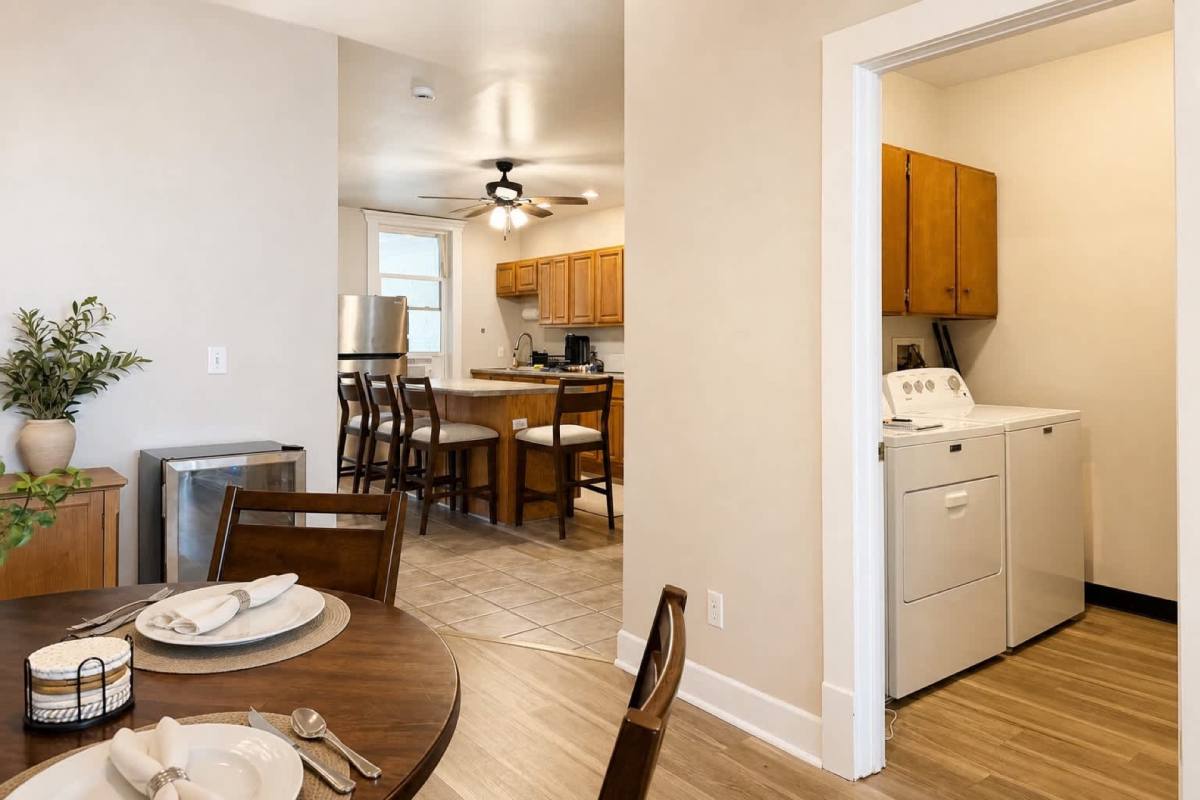 210 1/2 W Wisconsin Ave, Neenah, WI 54956 - Apartment for Rent - Image 5