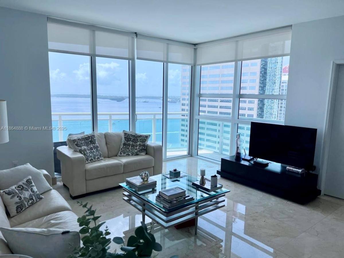 950 Brickell Bay Dr #2711, Miami, FL 33131 - Condo for Rent - Image 5