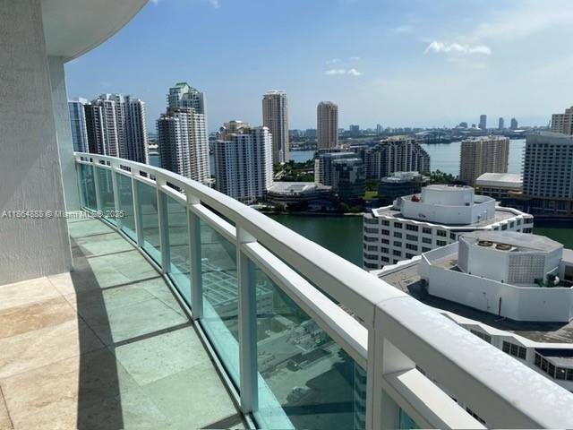 950 Brickell Bay Dr #2711, Miami, FL 33131 - Condo for Rent - Image 3