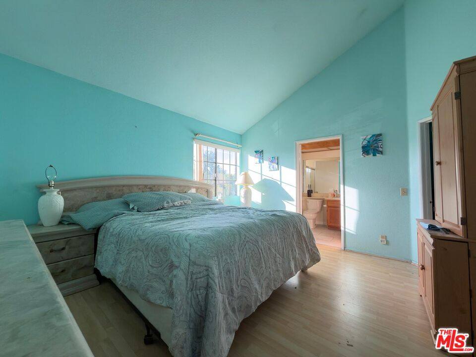 Townhouse for rent at 19620 Wyandotte St #3, Reseda, CA 91335