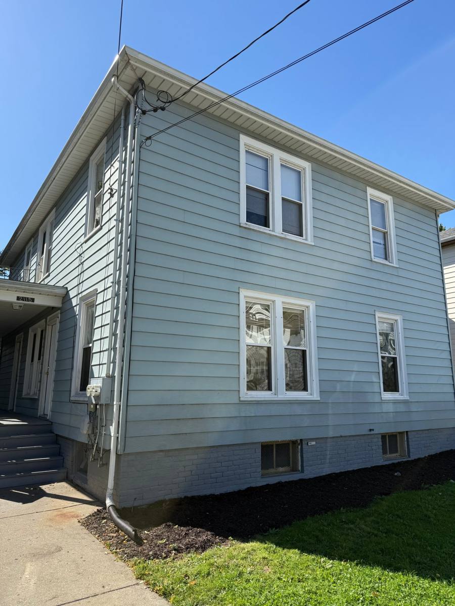 2115 Prospect St, Racine, WI 53404 - Apartment for Rent