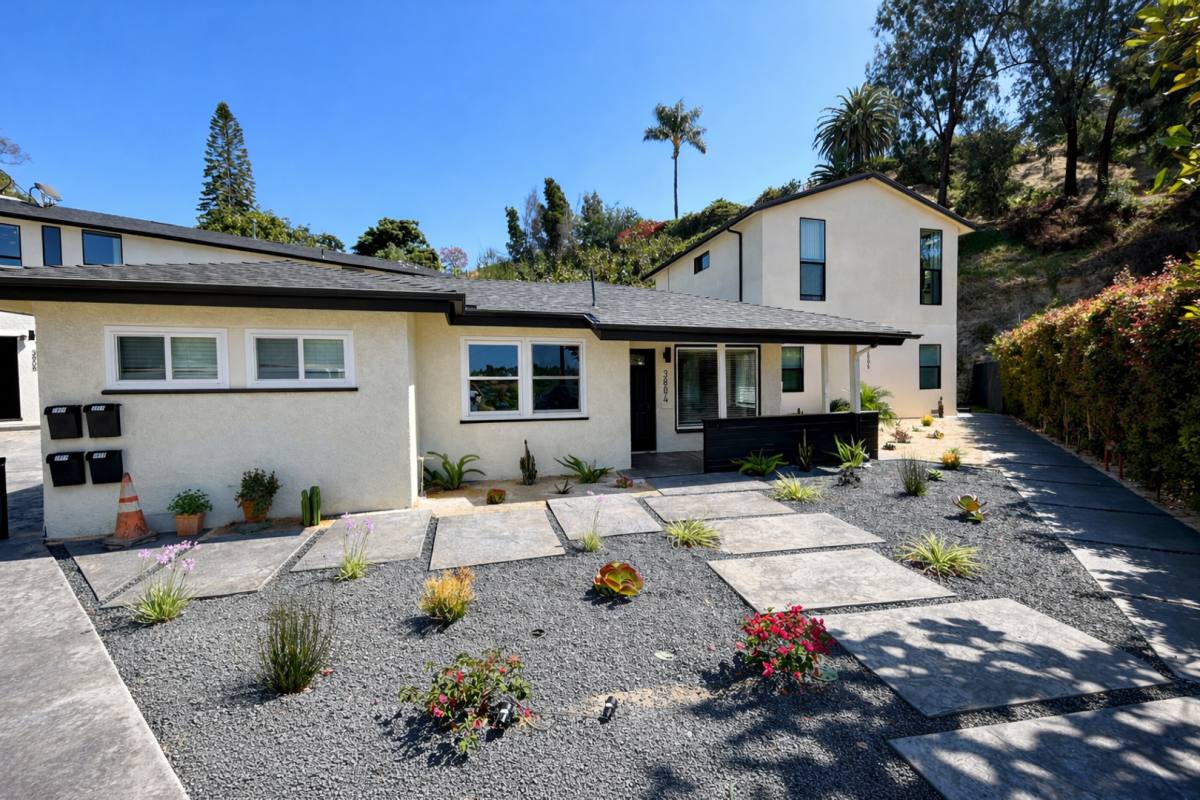 Townhouse for rent at 3804 Marron St, San Diego, CA 92115