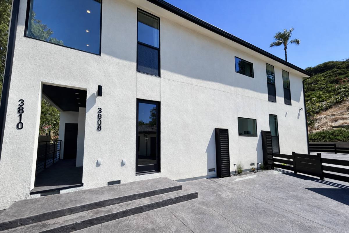 Townhouse for rent at 3810 Marron St, San Diego, CA 92115