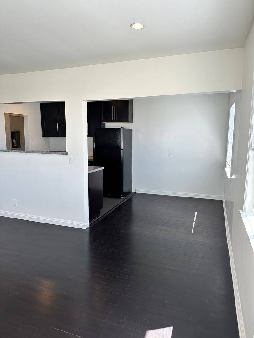 North of Pier Beach Pad, 1542 Monterey Blvd, Hermosa Beach, CA 90254 - Apartment for Rent - Image 4