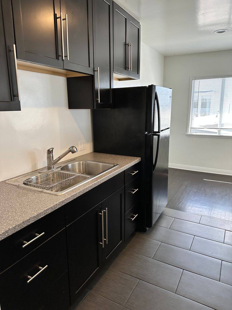 North of Pier Beach Pad, 1542 Monterey Blvd, Hermosa Beach, CA 90254 - Apartment for Rent - Image 3