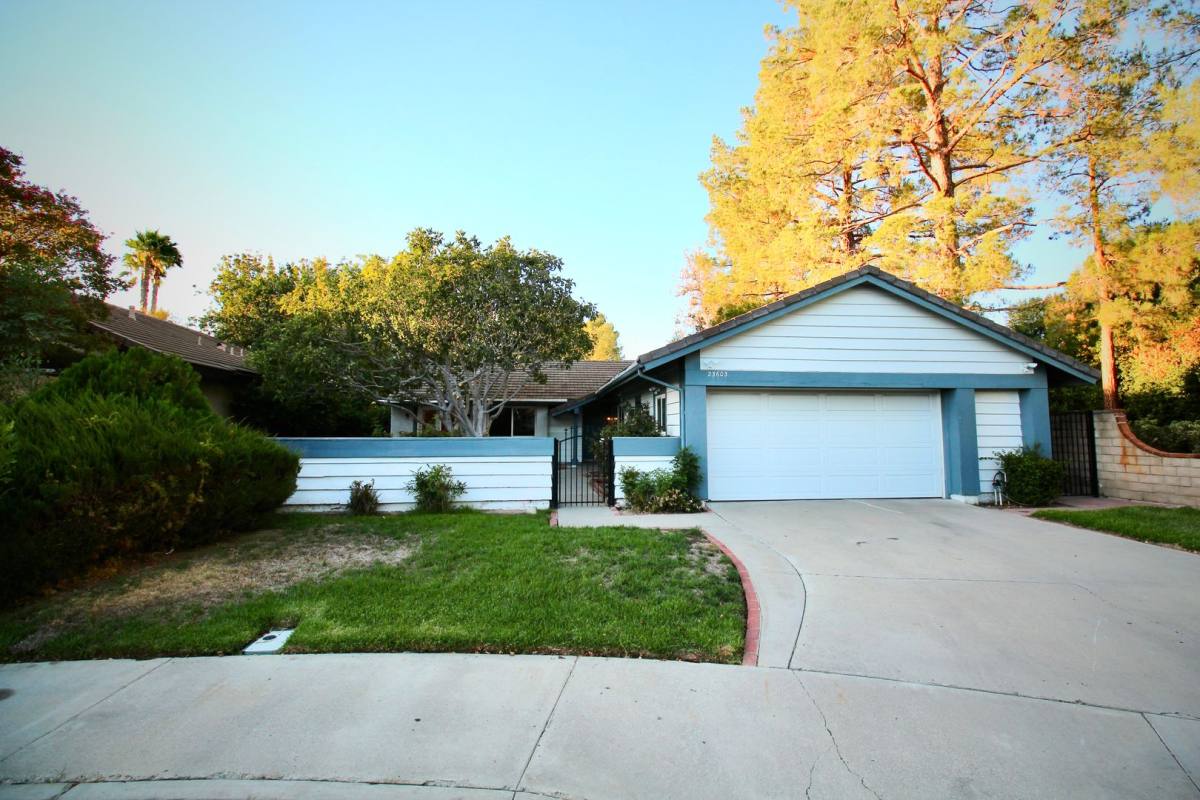 House for rent at 23603 Bajada Dr, Valencia, CA 91355