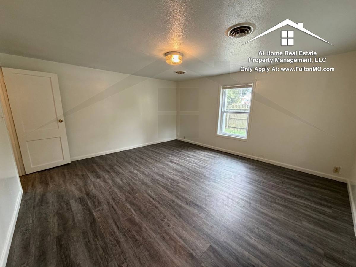 221 W 2nd St, Fulton, MO 65251 - House for Rent - Image 3