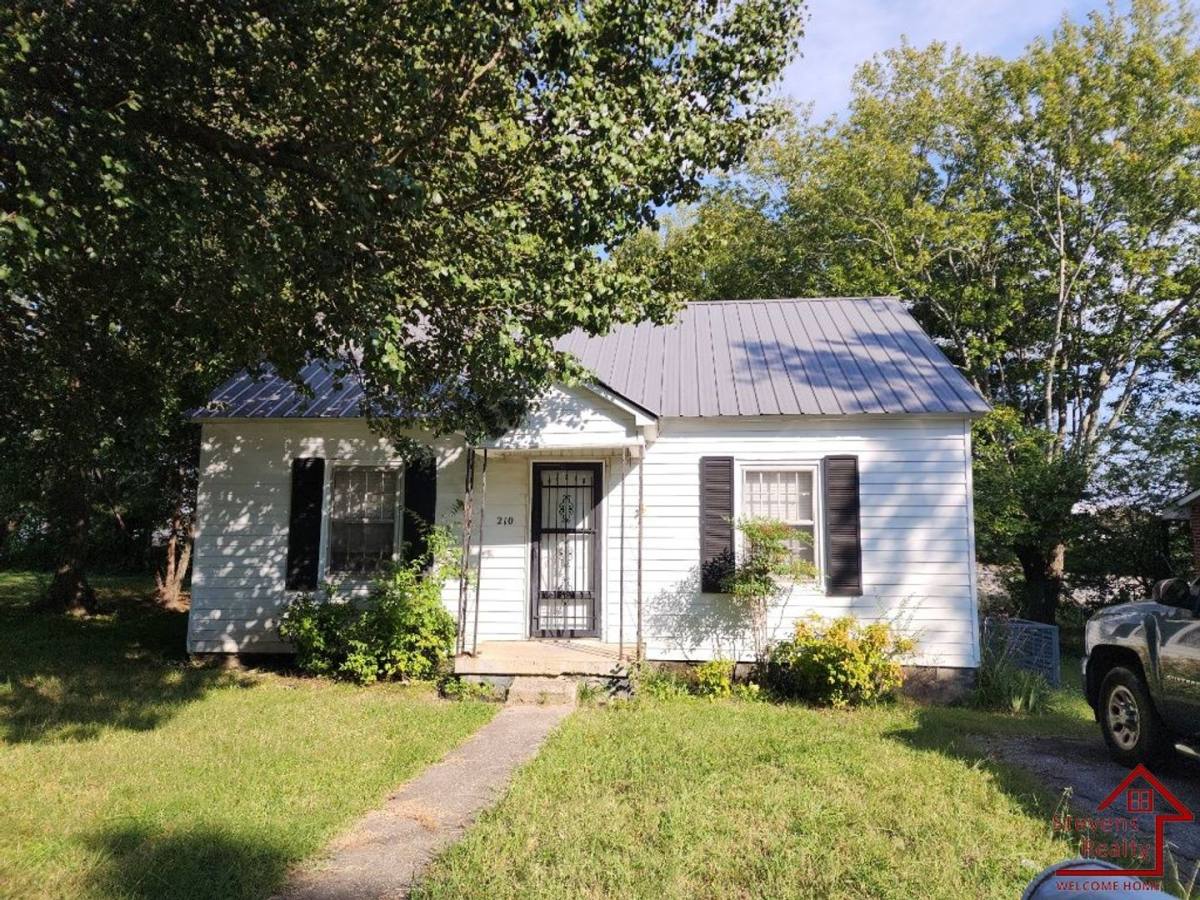House for rent at 210 Sycamore St, Cookeville, TN 38501