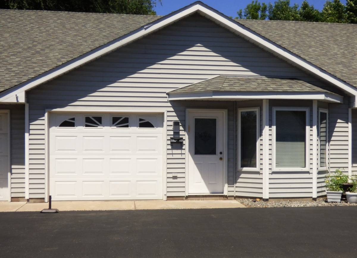 Townhouse for rent at 814 6th Ave NE, Buffalo, MN 55313