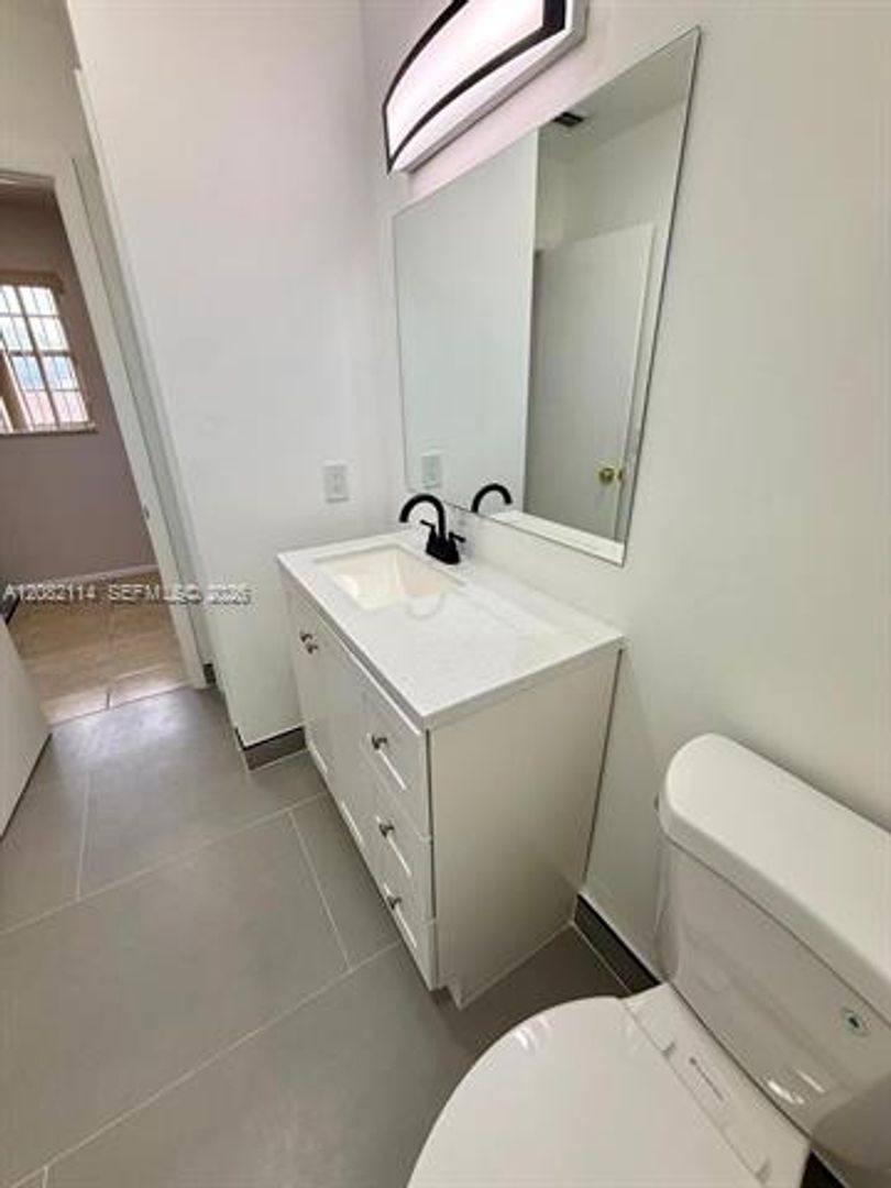 2433 SW 11th St Th, Miami, FL 33135 - Townhouse for Rent - Image 6