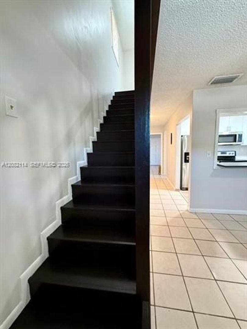 2433 SW 11th St Th, Miami, FL 33135 - Townhouse for Rent - Image 5