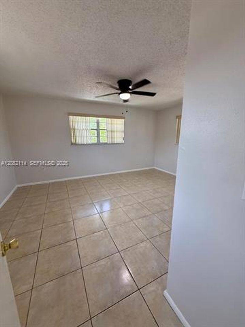 2433 SW 11th St Th, Miami, FL 33135 - Townhouse for Rent - Image 9