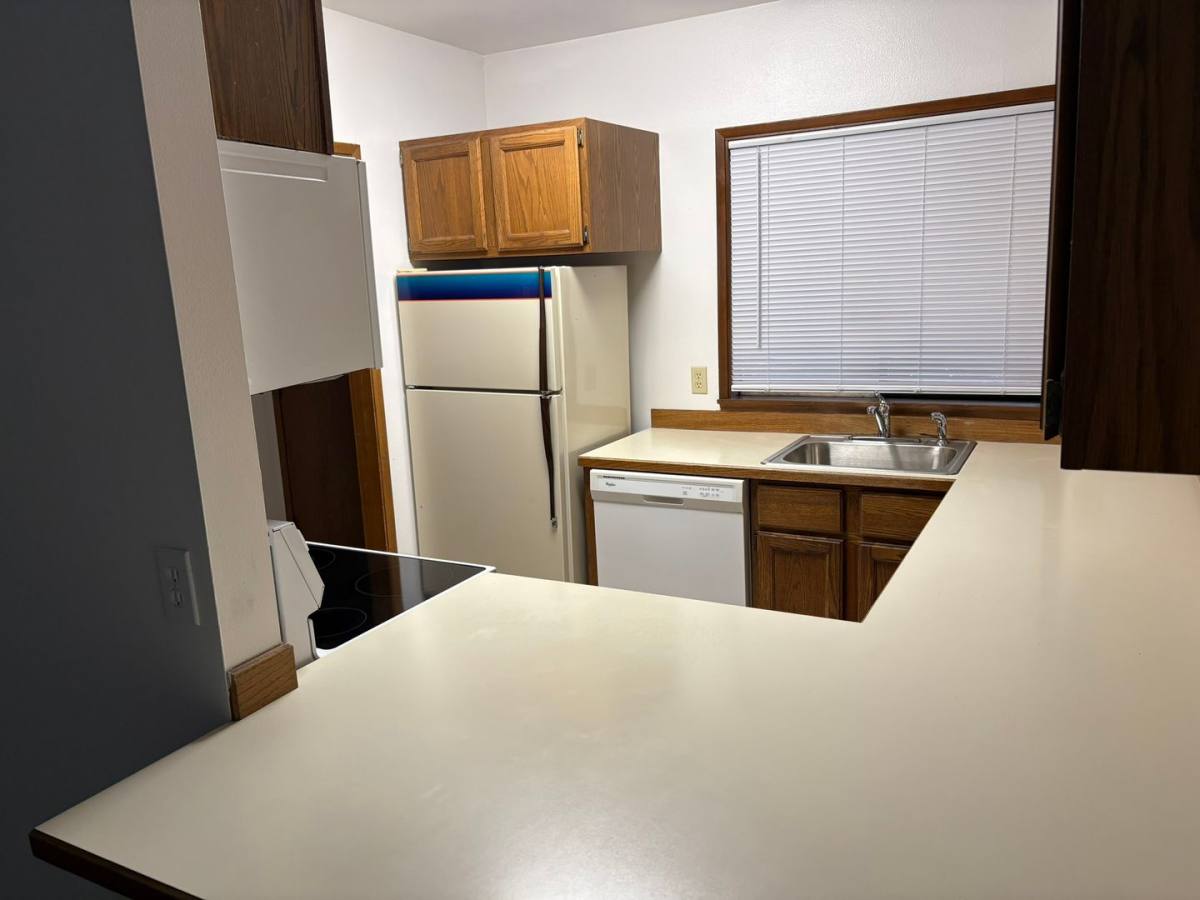 Juniper Court, 885 3rd Ave NW, Issaquah, WA 98027 - Apartment for Rent - Image 5