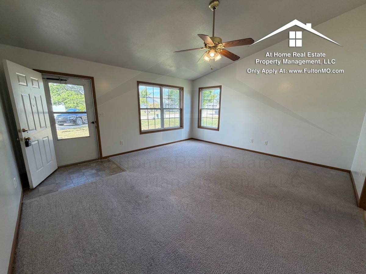 436-438 Sabre Circle, Fulton, MO 65251 - Apartment for Rent - Image 2