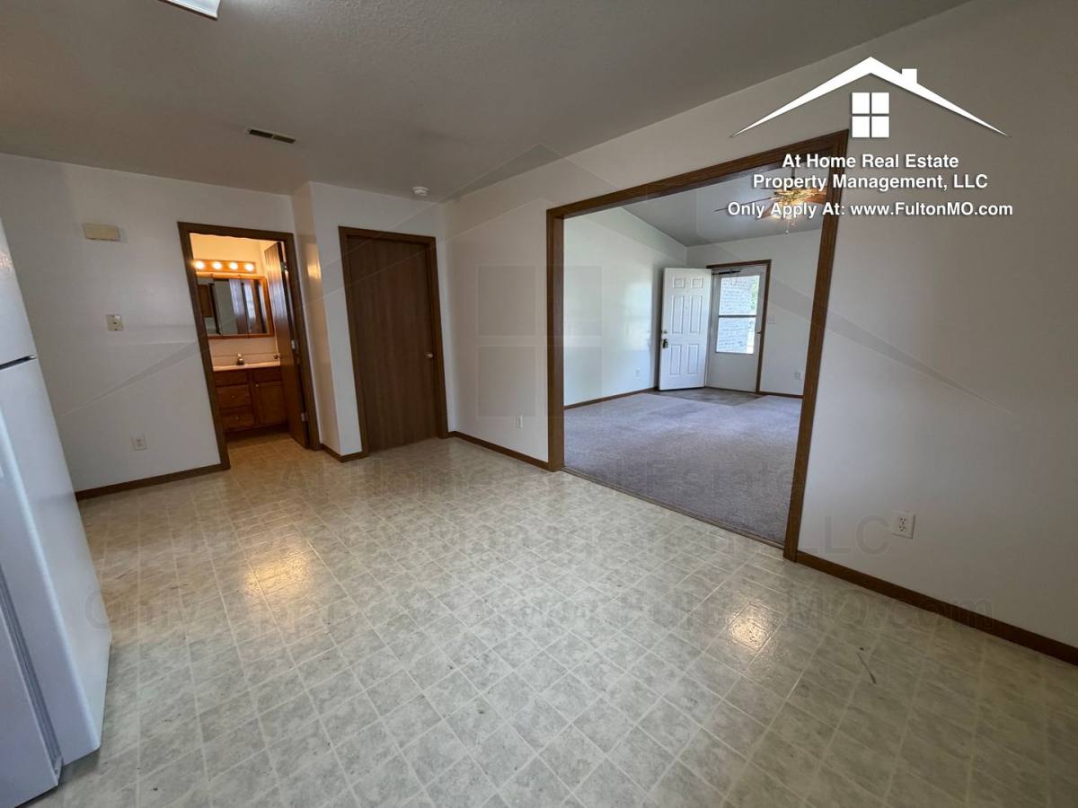 436-438 Sabre Circle, Fulton, MO 65251 - Apartment for Rent - Image 9