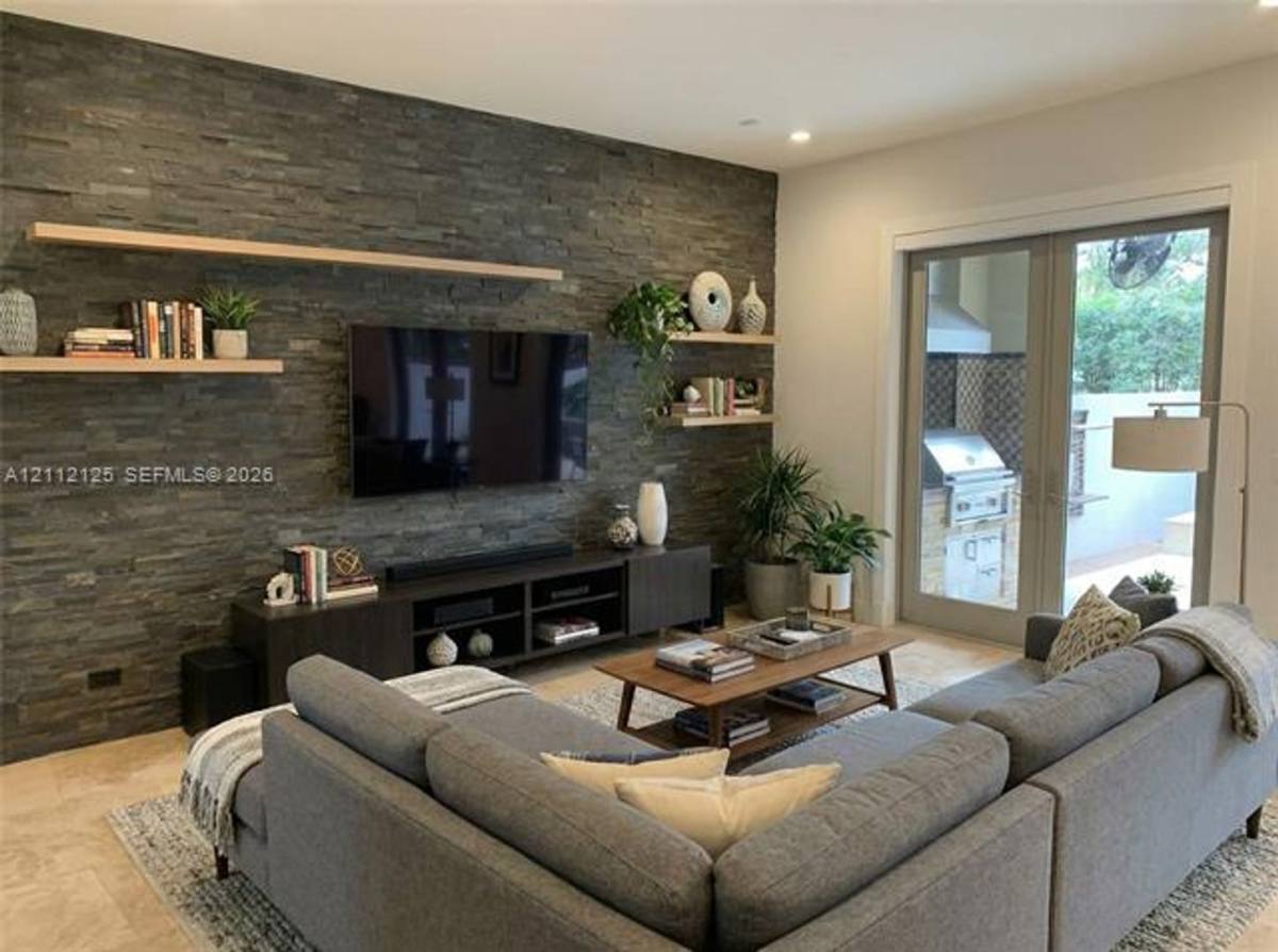 Townhouse for rent at 7560 SW 56th Court Th, Miami, FL 33143