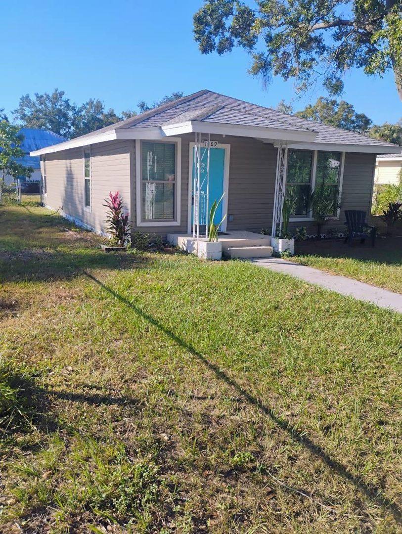 House for rent at 1009 NE 5th St, Mulberry, FL 33860