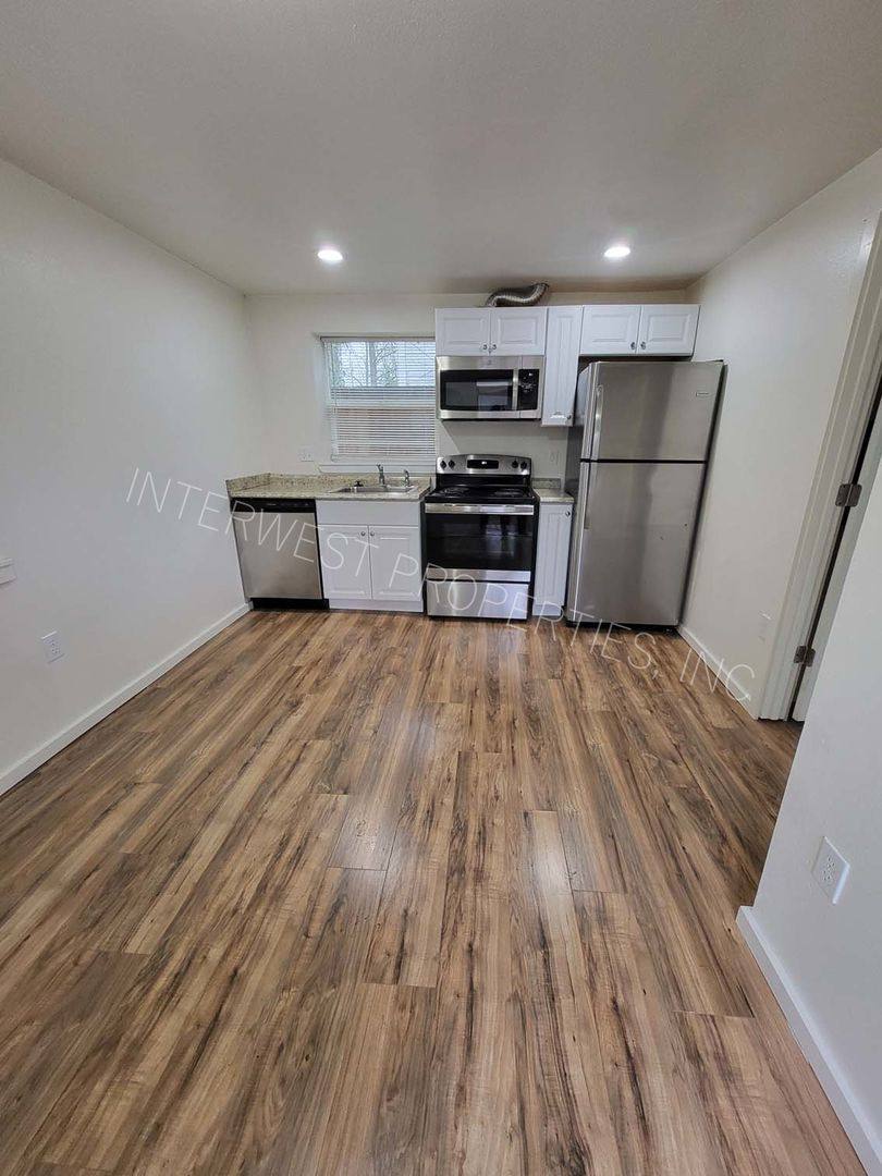 2451-2473 Trade St SE, Salem, OR 97301 - Apartment for Rent - Image 4