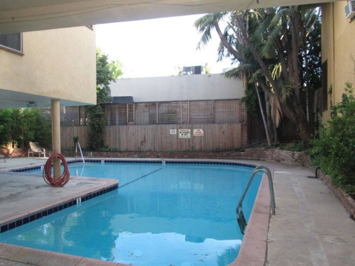 1326 N Flores St, West Hollywood, CA 90069 - Apartment for Rent - Image 3
