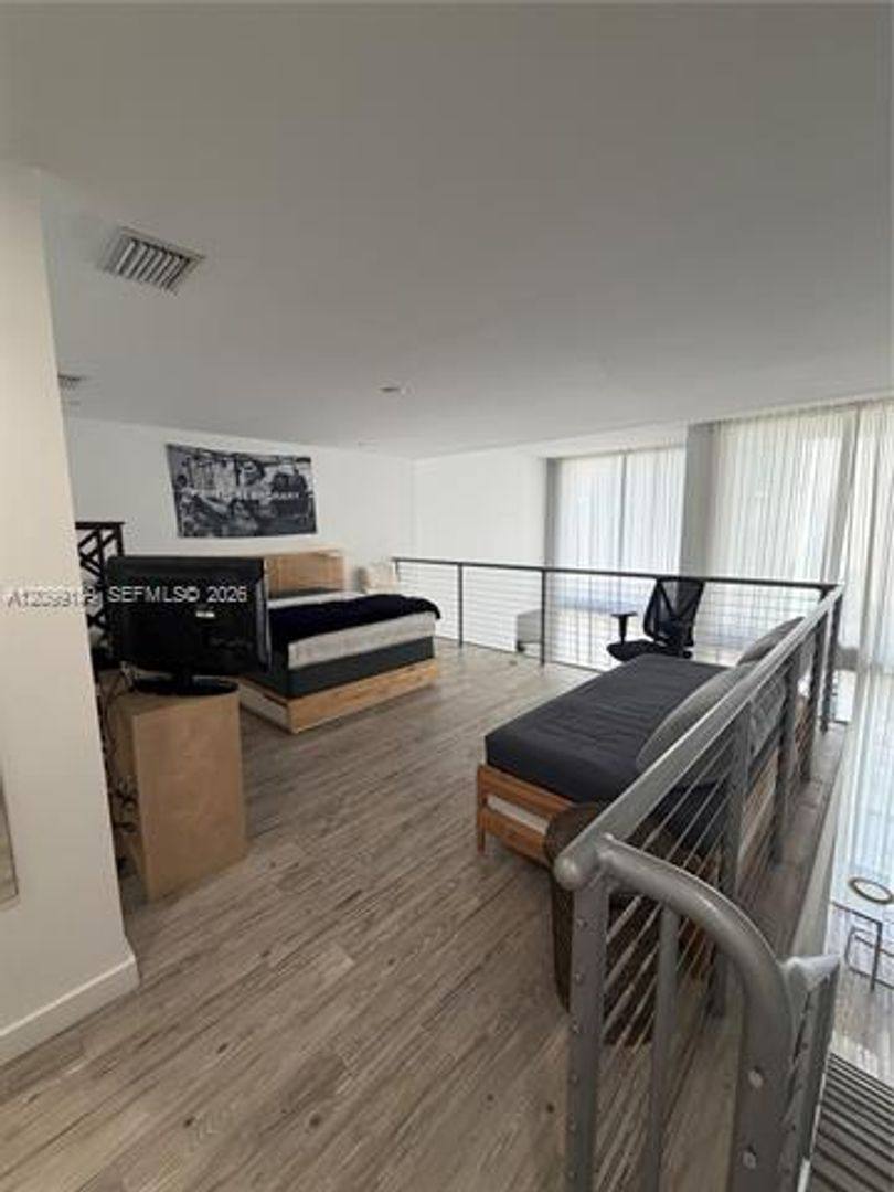 Apartment for rent at 1060 Brickell Ave #811, Miami, FL 33131