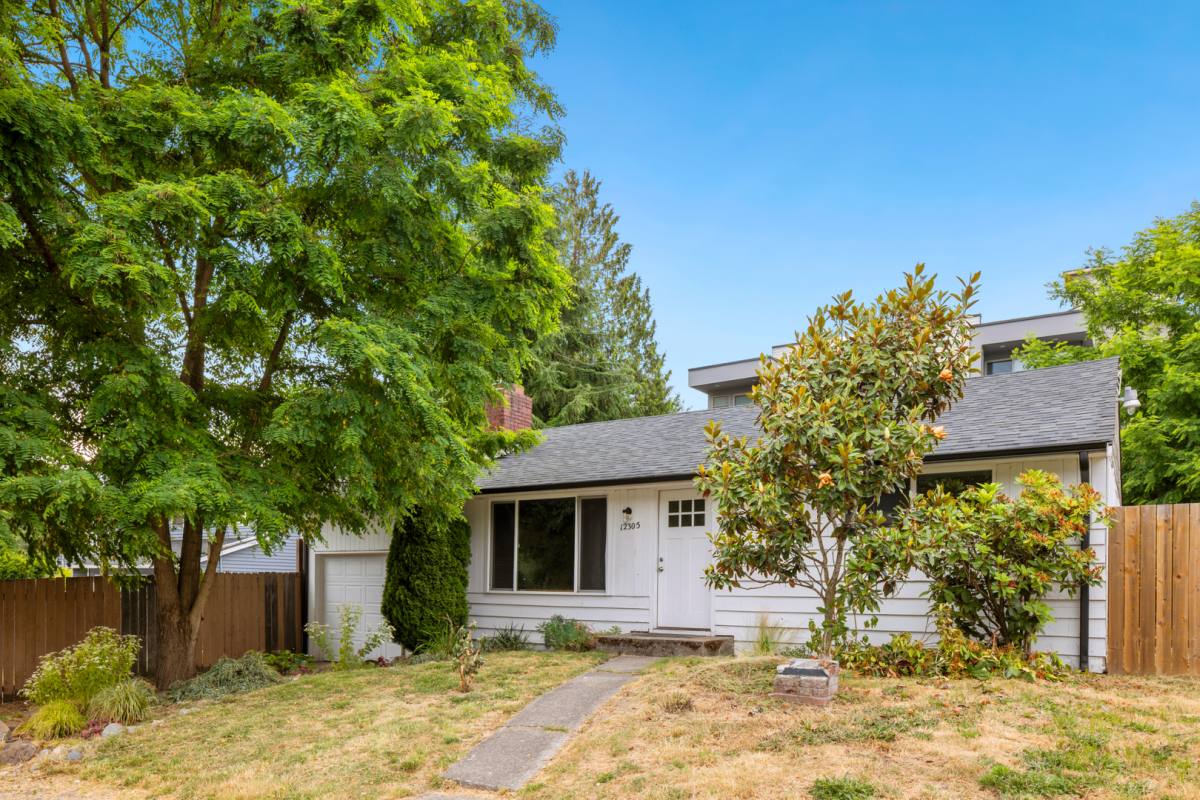 12305 15th Ave NE, Seattle, WA 98125 - Apartment for Rent - Image 1