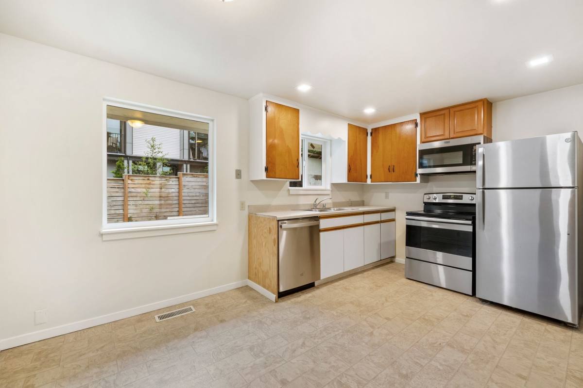 12305 15th Ave NE, Seattle, WA 98125 - Apartment for Rent - Image 4