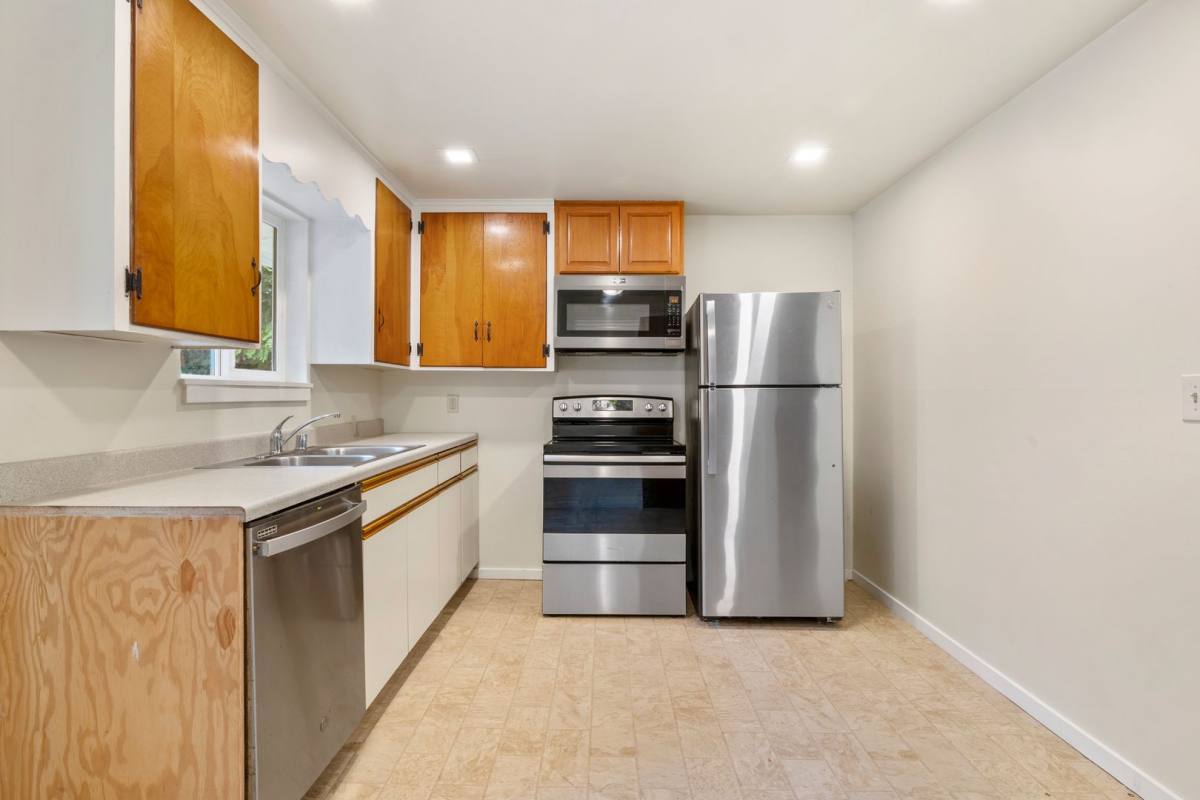 12305 15th Ave NE, Seattle, WA 98125 - Apartment for Rent - Image 6