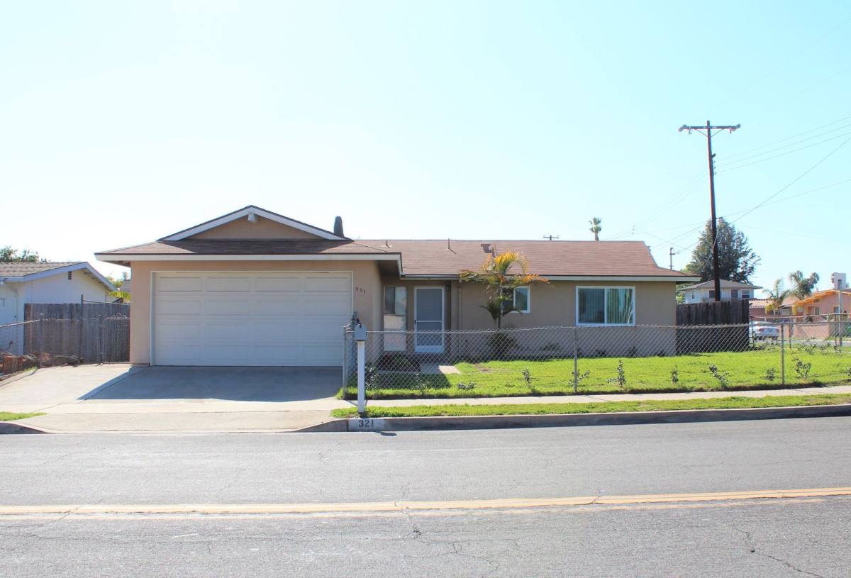 321 Redondo Dr, Oceanside, CA 92057 - House for Rent