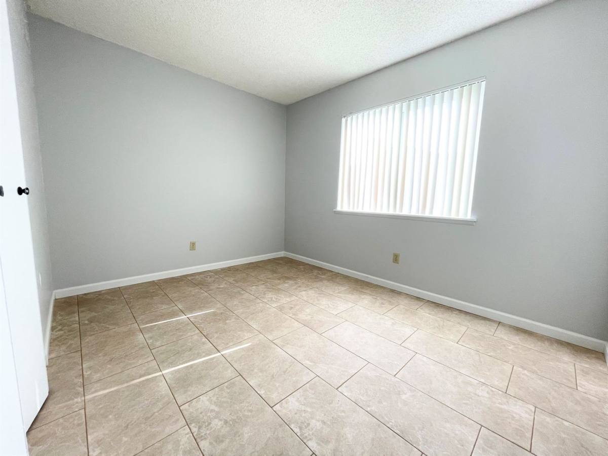 321 Redondo Dr, Oceanside, CA 92057 - House for Rent - Image 9