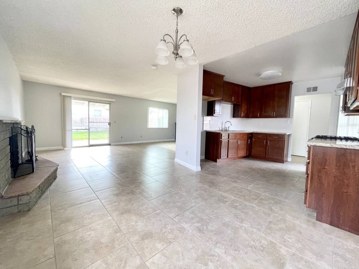 321 Redondo Dr, Oceanside, CA 92057 - House for Rent - Image 3