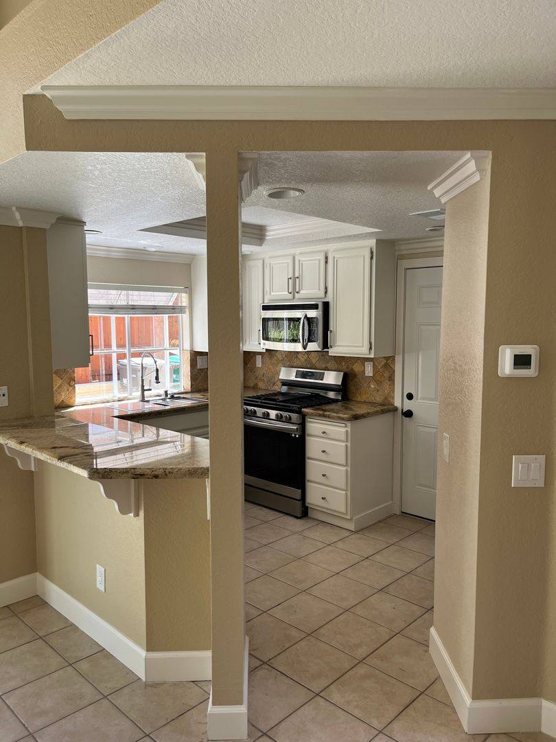 1212 Woodview Dr, Oceanside, CA 92056 - House for Rent - Image 3