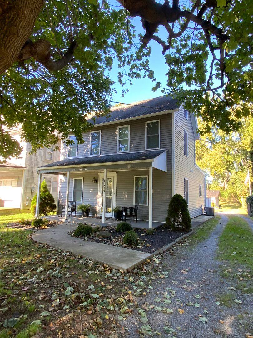 House for rent at 1917 New Holland Pike, Lancaster, PA 17601