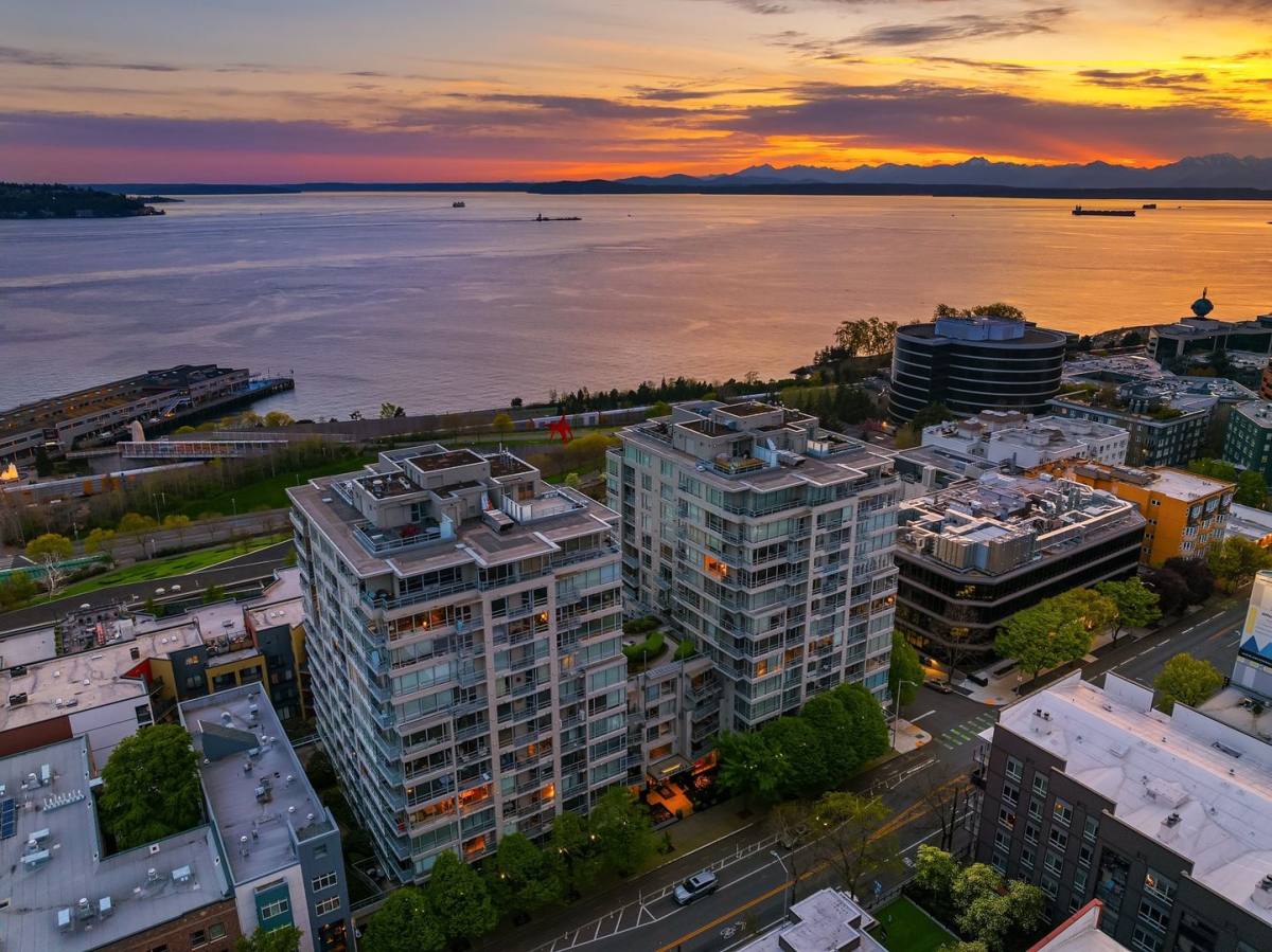 Condo for rent at 2929 1st Ave #308, Seattle, WA 98121
