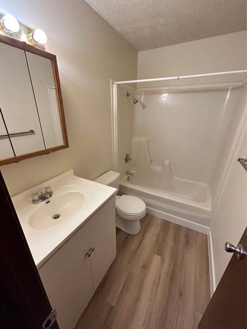 Apartment for rent at 308 S J St, Indianola, IA 50125