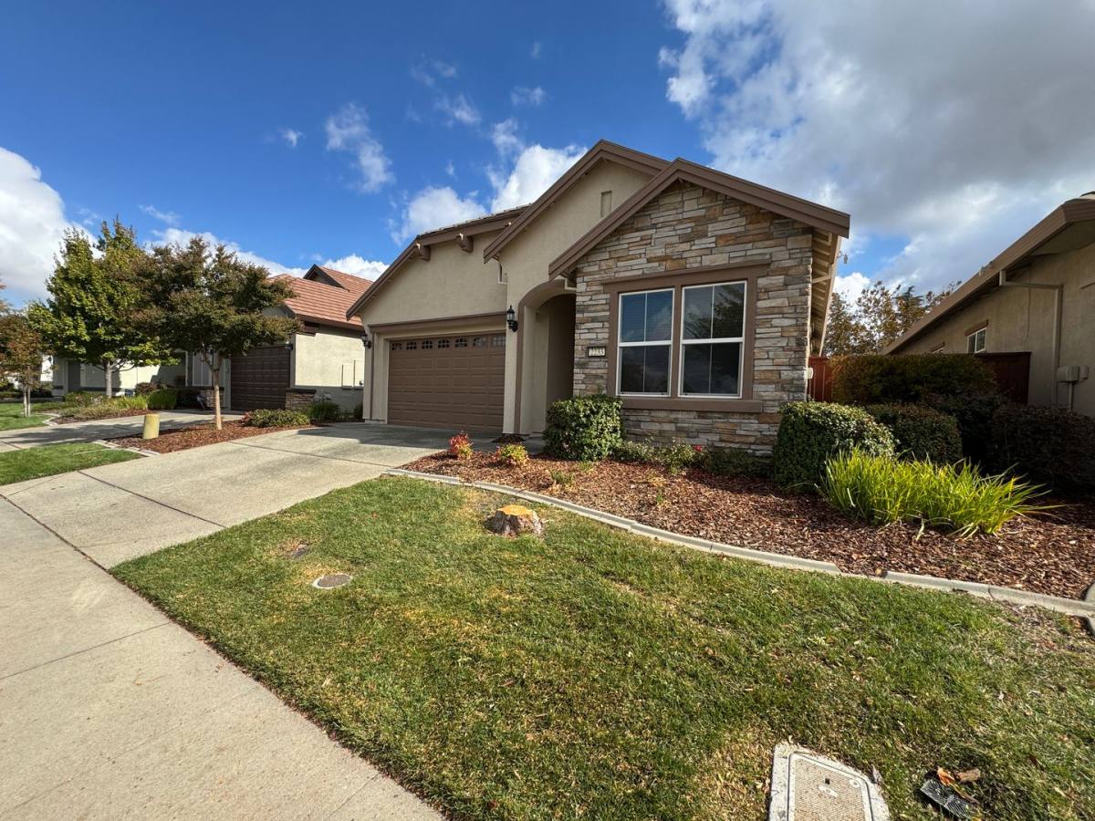 2233 Coryton Lane, Roseville, CA 95747 - House for Rent