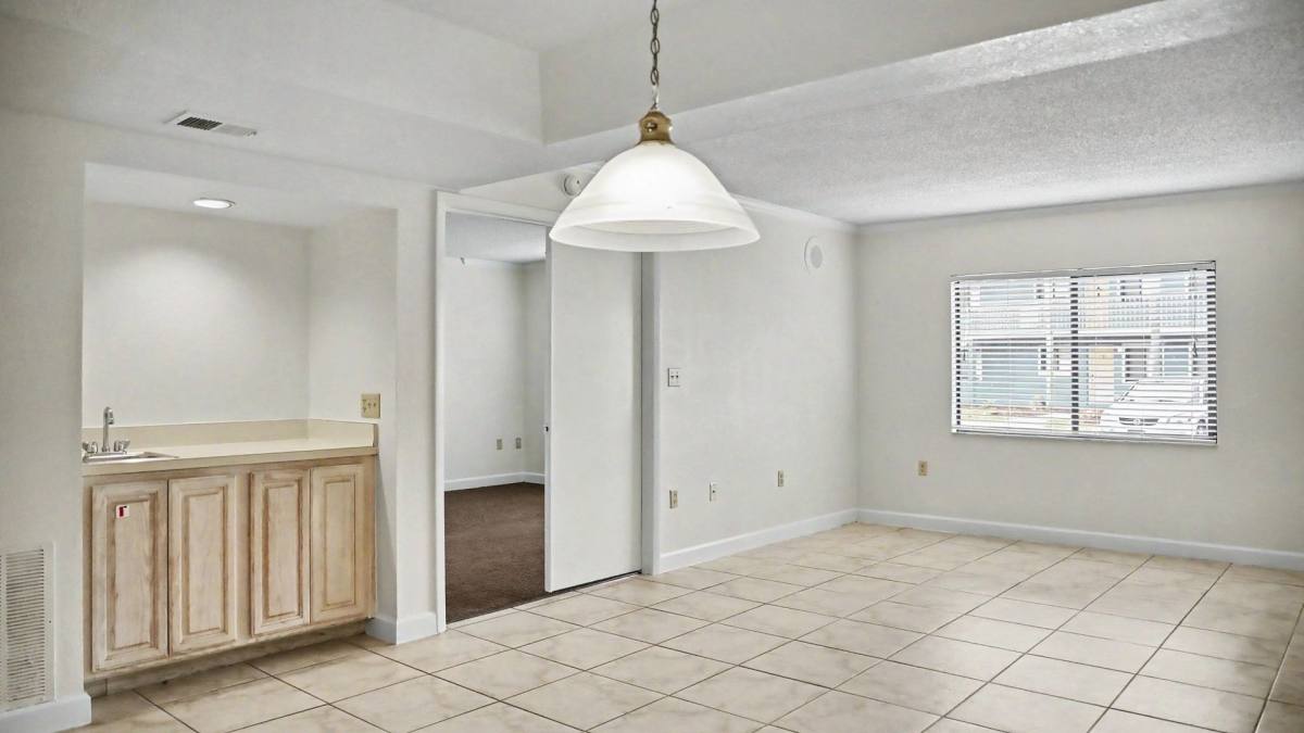 The Oaks, 2791 N Poinciana Blvd, Kissimmee, FL 34746 - Condo for Rent - Image 4