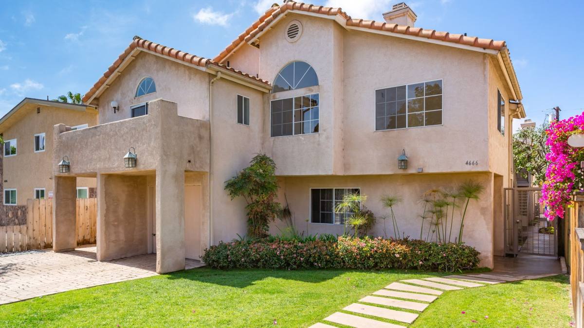 Condo for rent at 4666 Utah St, San Diego, CA 92116