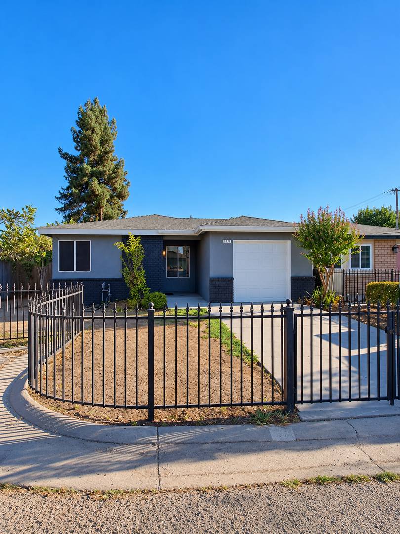 Apartment for rent at 4322 N Cornelia Ave, Fresno, CA 93722