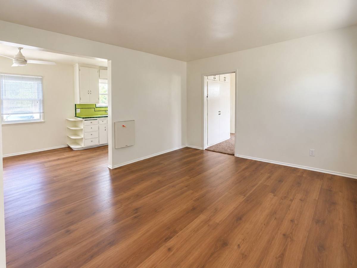9523-25 Flower St, Bellflower, CA 90706 - Apartment for Rent - Image 3