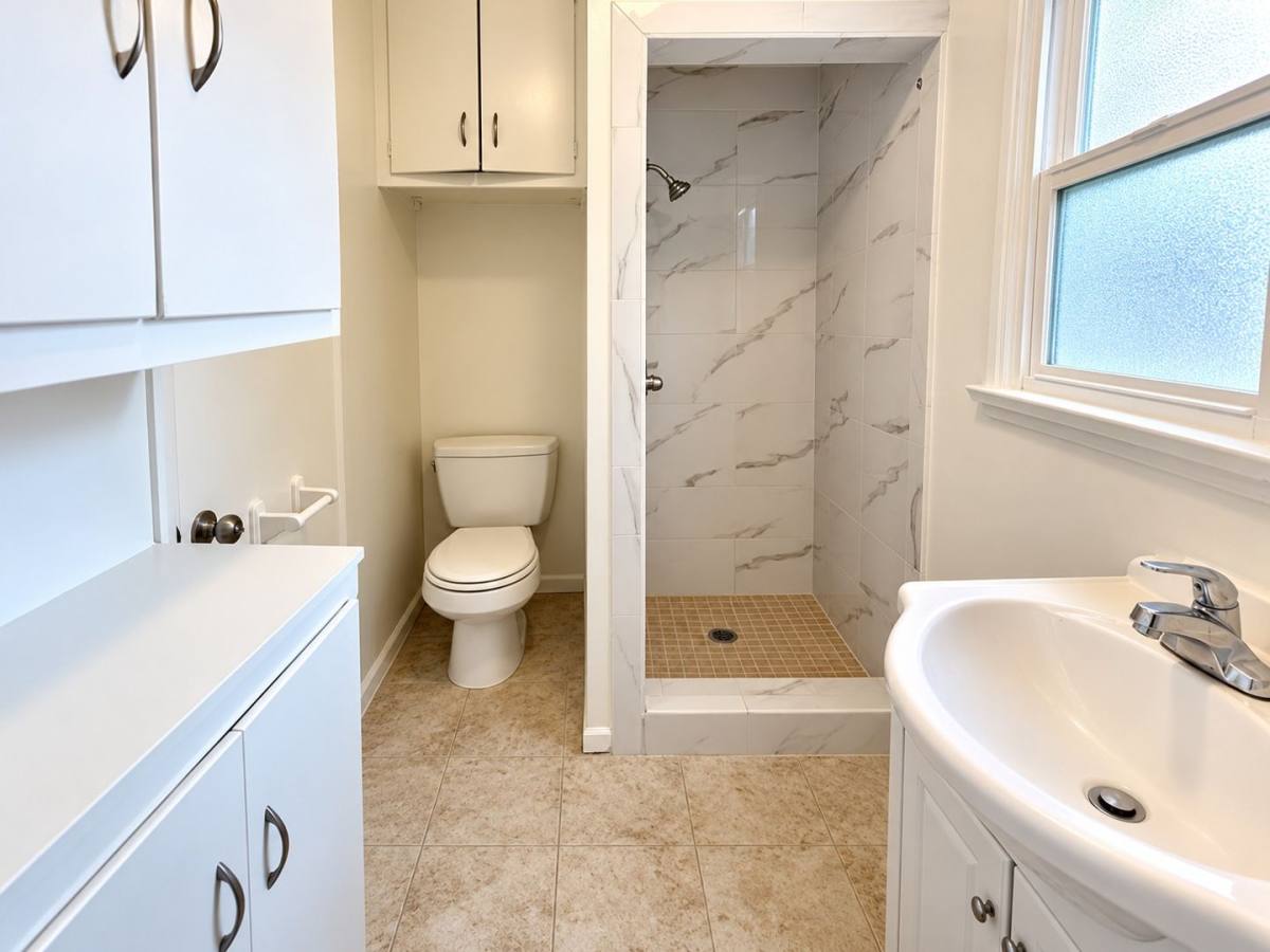 9523-25 Flower St, Bellflower, CA 90706 - Apartment for Rent - Image 8