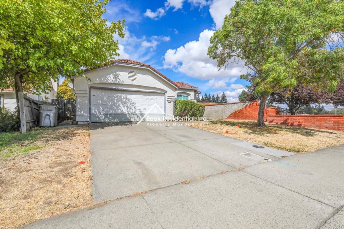 House for rent at 7259 Alpine Frost Dr, Sacramento, CA 95823