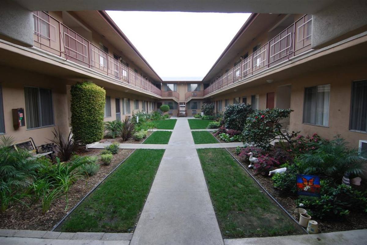 Whittwood Pointe, 10114 Scott Ave, Whittier, CA 90603 - Apartment for Rent - Image 2