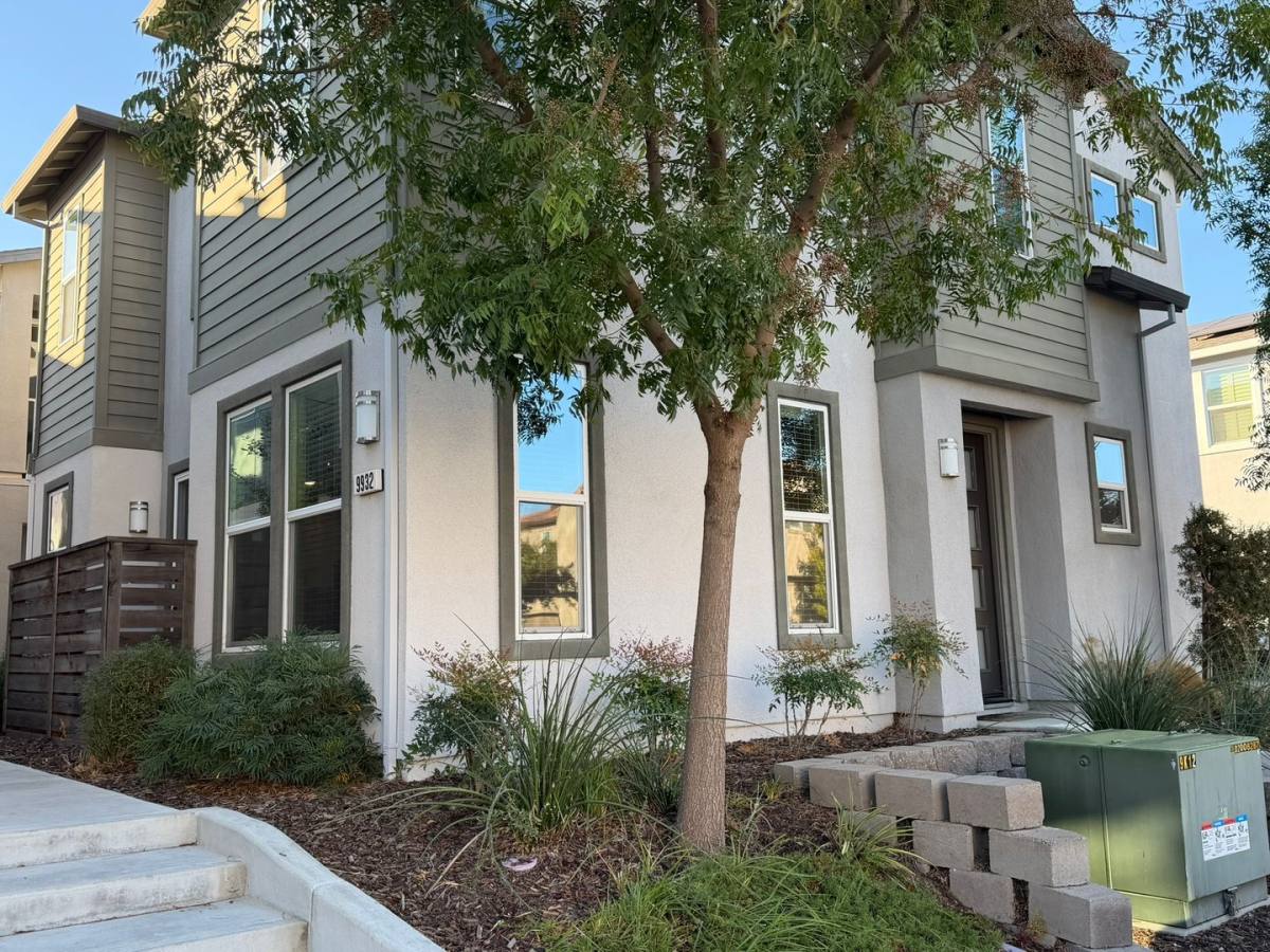 House for rent at 9932 Del Surf Lane, Elk Grove, CA 95757