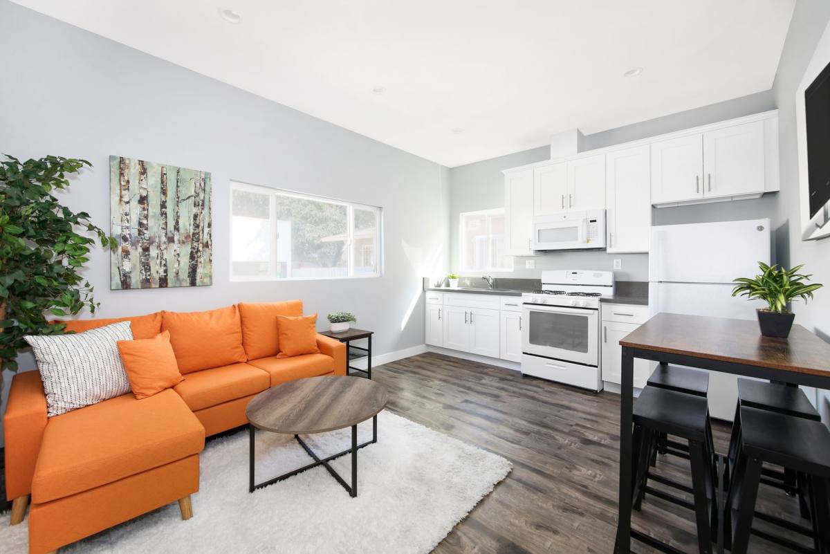 939 W 66th, Los Angeles, CA 90044 - Apartment for Rent - Image 3