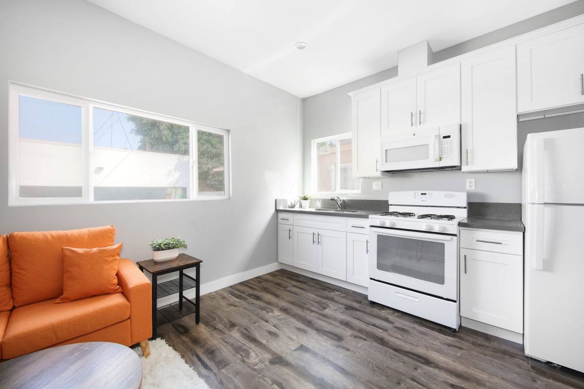 939 W 66th, Los Angeles, CA 90044 - Apartment for Rent - Image 8