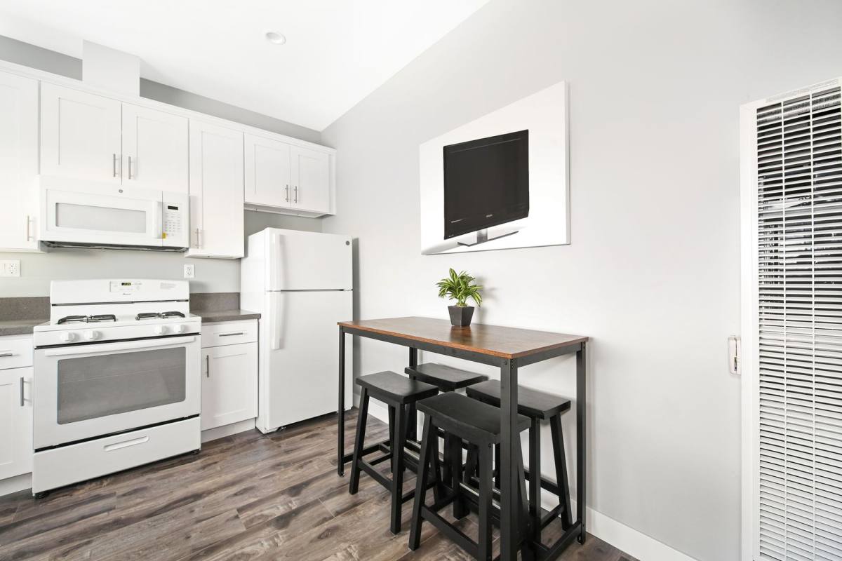 939 W 66th, Los Angeles, CA 90044 - Apartment for Rent - Image 4