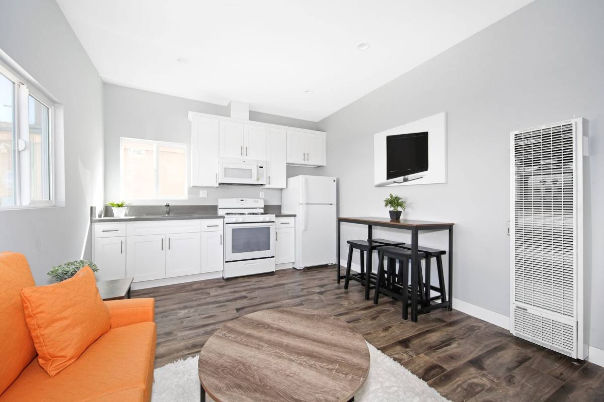 939 W 66th, Los Angeles, CA 90044 - Apartment for Rent - Image 6
