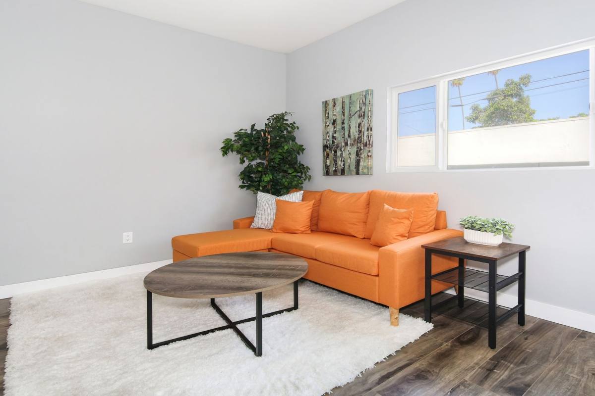 939 W 66th, Los Angeles, CA 90044 - Apartment for Rent - Image 2