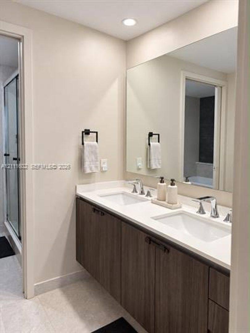 488 NE 18th St #2009, Miami, FL 33132 - Apartment for Rent - Image 8